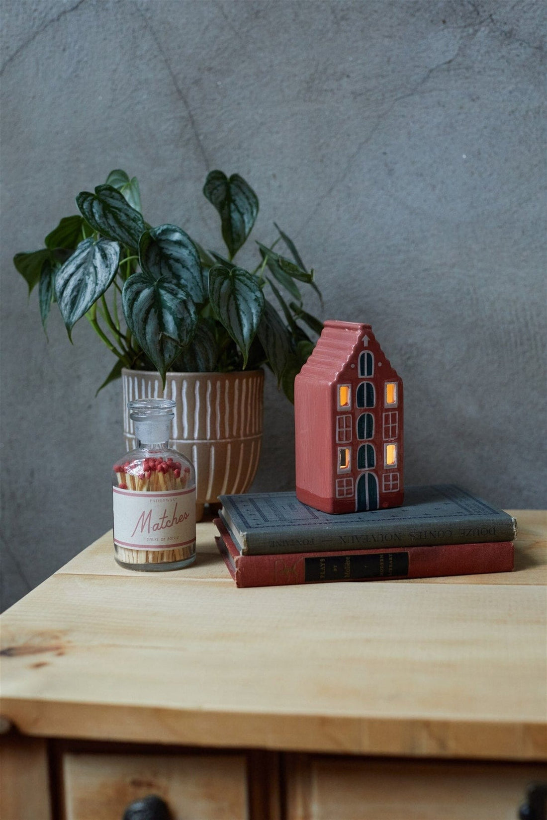 Amsterdam House Style Incense Cones &amp; Tea Light