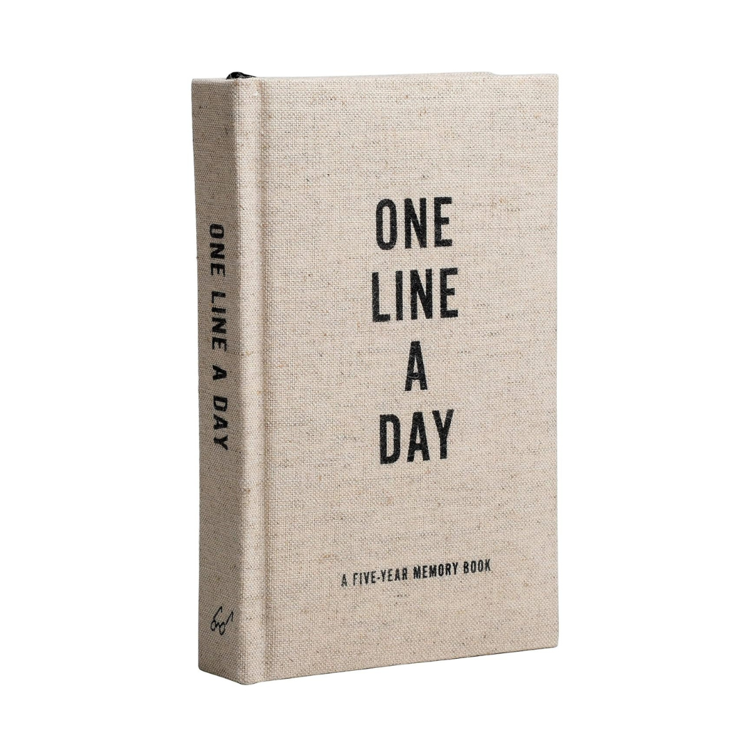 Canvas One Line A Day: A Five-Year Memory Book